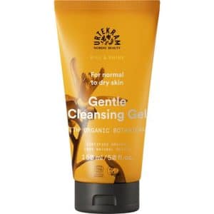 Urtekram Gentle Cleansing Gel biedt een verfrissende reiniging voor de huid. Deze milde en effectieve gel is ontworpen om dagelijkse onzuiverheden en overtollige oliën zachtjes te verwijderen, terwijl het de huid fris en gehydrateerd achterlaat. Voordelen van Urtekram Gentle Cleansing Gel: Zachte Reiniging: De milde formule reinigt de huid zonder deze uit te drogen, waardoor deze fris en gehydrateerd blijft. Natuurlijke Ingrediënten: Urtekram staat bekend om het gebruik van natuurlijke, biologische ingrediënten, vrij van schadelijke chemicaliën, wat resulteert in een zachte en effectieve reiniging voor de huid. Geschikt voor Dagelijks Gebruik: Deze reinigingsgel is geschikt voor dagelijks gebruik, perfect voor de ochtend- en avondroutine. Zonder Harde Chemicaliën: De gel bevat geen agressieve chemicaliën, waardoor het een ideale keuze is voor mensen met een gevoelige huid. Frissere Huid: Na gebruik voelt de huid gereinigd en verfrist aan, klaar om de dag tegemoet te gaan.