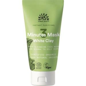 Urtekram 3 Minutes Mask White Clay biedt een diepgaande reiniging en verfrissing voor je huid, doordrenkt met de zuiverende eigenschappen van witte klei. Dit masker zorgt in slechts enkele minuten voor een intense reiniging en revitalisatie van je huid. De Werking van Witte Klei voor de Huid: Diepe Reiniging: Witte klei staat bekend om zijn absorberende eigenschappen. Het reinigt de poriën diep en helpt onzuiverheden en overtollige oliën te absorberen, waardoor de huid gereinigd wordt. Verfijning van de Huidtextuur: Het gebruik van witte klei kan helpen bij het verfijnen van de huidtextuur door dode huidcellen te verwijderen, waardoor de huid er gladder en egaler uitziet. Kalmerende Effecten: Ondanks zijn diepgaande reinigende werking is witte klei mild en kalmerend voor de huid. Het helpt de huid te verzachten en irritaties te verminderen. Voordelen van Urtekram 3 Minutes Mask White Clay: Snel en Effectief: Dit masker biedt een snelle maar diepe reiniging in slechts drie minuten, wat perfect is voor mensen met een drukke levensstijl. Diepgaande Zuivering: De zuiverende eigenschappen van witte klei helpen bij het ontgiften van de huid, waardoor het frisser en stralender wordt. Natuurlijke Ingrediënten: Urtekram staat bekend om het gebruik van natuurlijke en biologische ingrediënten, wat resulteert in een milde en effectieve formule voor de huid. Ervaar de verhelderende kracht van witte klei met het Urtekram 3 Minutes Mask White Clay en onthul een zuivere, verfijnde huid in enkele minuten. Geef je huid de diepgaande reiniging en verjonging die het verdient met dit snelwerkende, revitaliserende masker.