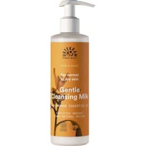 Urtekram Gentle Cleansing Milk biedt een milde en voedende reiniging voor de huid. Deze zachte, romige melk is ontwikkeld om onzuiverheden en make-up op een zachte wijze te verwijderen, terwijl het de huid hydrateert en verzorgt. Voordelen van Urtekram Gentle Cleansing Milk: Zachte Reiniging: De romige textuur reinigt de huid grondig, zonder de natuurlijke oliën te ontdoen, waardoor de huid zacht en gehydrateerd blijft. Hydraterende Eigenschappen: De melk is verrijkt met voedende bestanddelen die de huid hydrateren en deze soepel en zacht laten aanvoelen. Verwijdert Make-up en Onzuiverheden: Ideaal voor het verwijderen van make-up en dagelijkse onzuiverheden, waardoor de huid schoon en fris aanvoelt. Natuurlijke Ingrediënten: Urtekram staat bekend om het gebruik van natuurlijke, biologische ingrediënten, vrij van agressieve chemicaliën, wat resulteert in een zachte en effectieve reiniging voor de huid. Zachte Aanraking: Na gebruik voelt de huid gerevitaliseerd en verfrist aan, met een vleugje zachtheid die de hele dag aanhoudt.